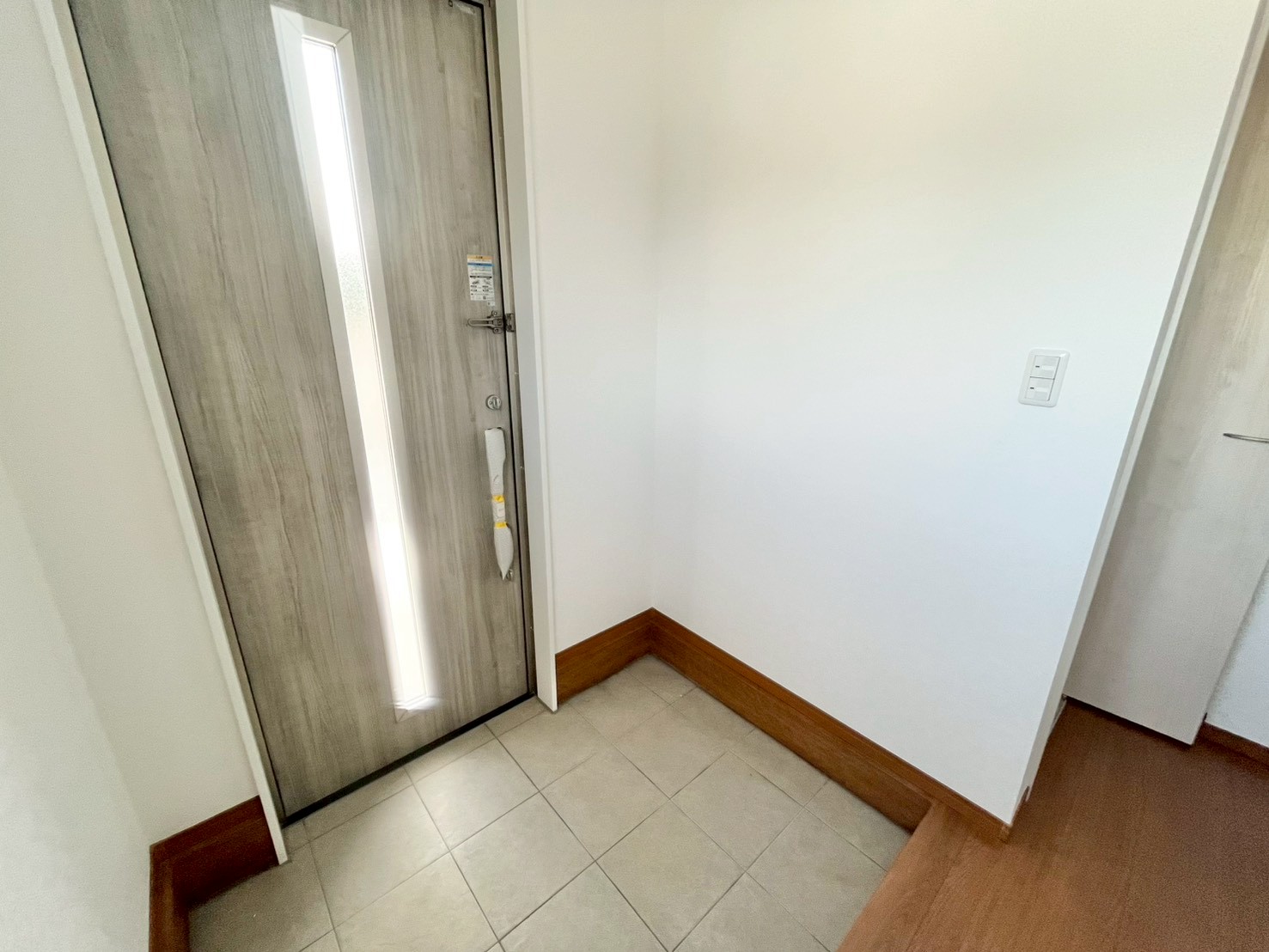 木更津市牛込 新築一戸建て 玄関 入口